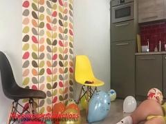 Watch x videos category teen (635 sec). Balloon popping.