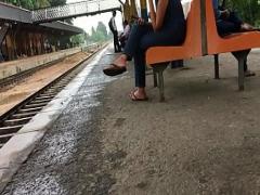 Best film category feet (193 sec). KELANIYA STATION GIRL( This pretty girl was around 23 years.she was waiting for a train and was in a call with her frien....